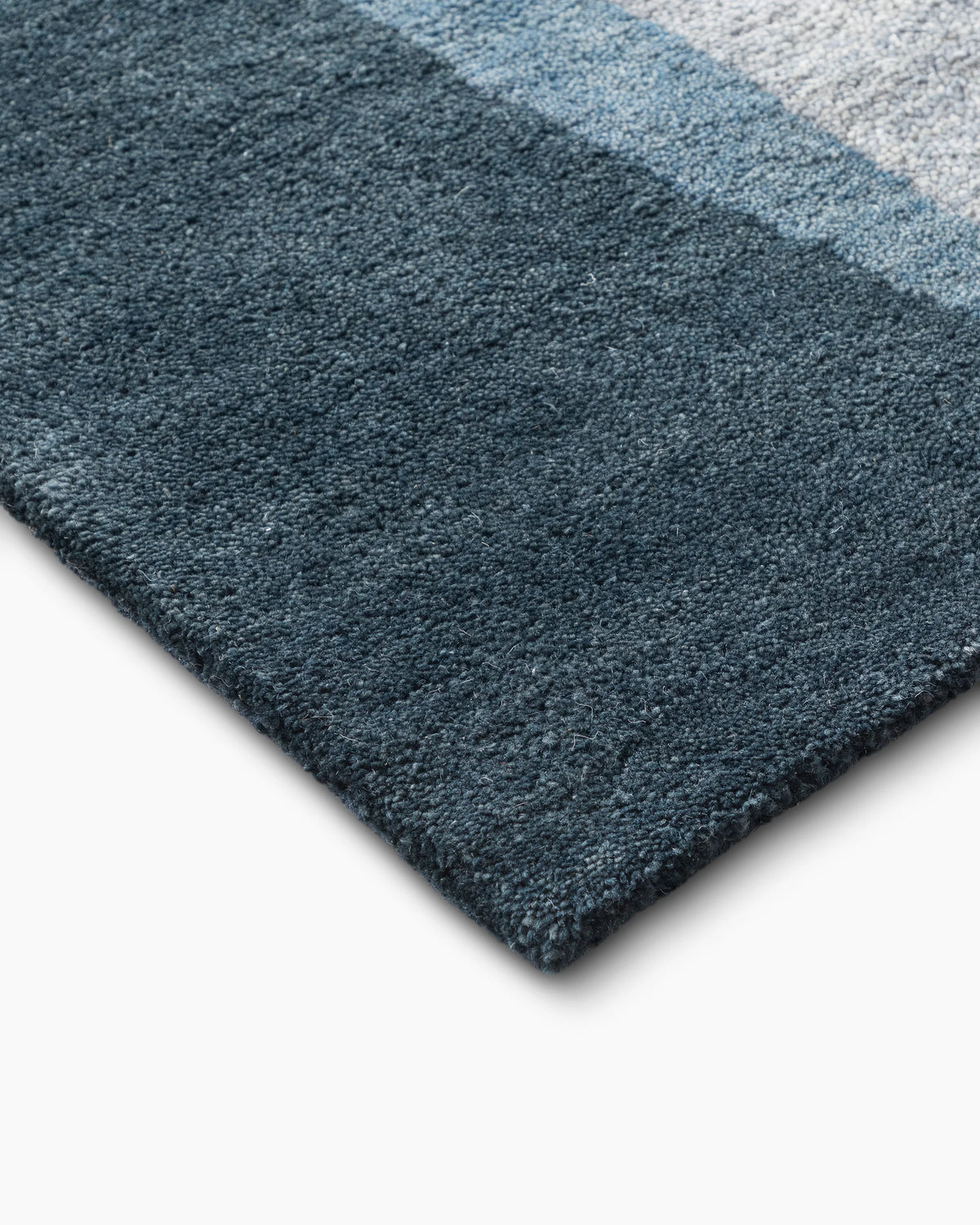 Velzy Wool Rug - 3' x 5' / Blue Main image