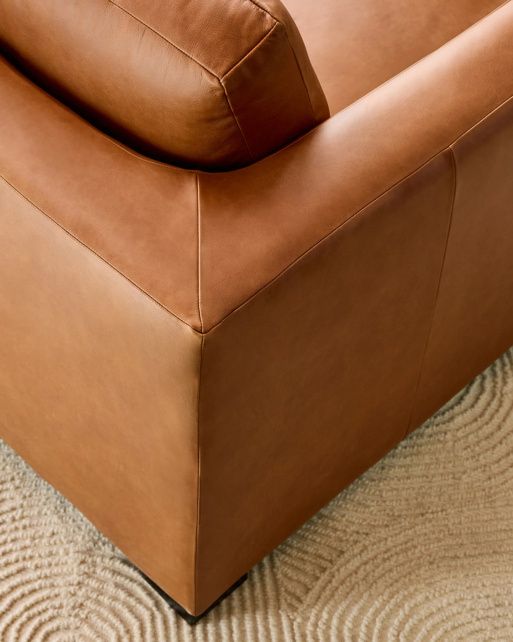 Sierra Curved Arm Accent Chair in Leather - One Size / Scotch