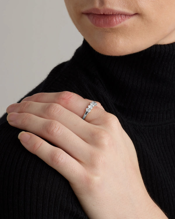 Lab Grown Diamond Oval Seven Stone Band - 4 / Yellow Gold