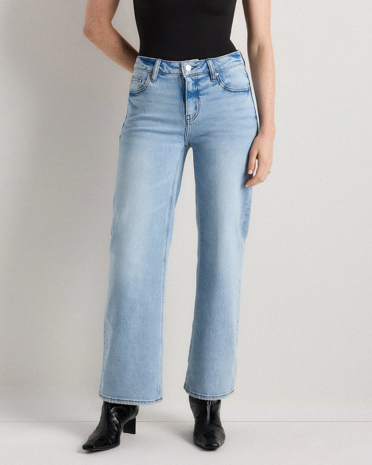 Luna Stretch Relaxed Straight Jeans - 24 / Cool Blue Main image
