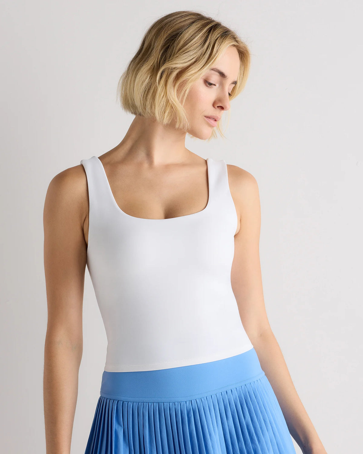 Power-Up Scoop Neck Bra Tank - XS / Classic White Main image
