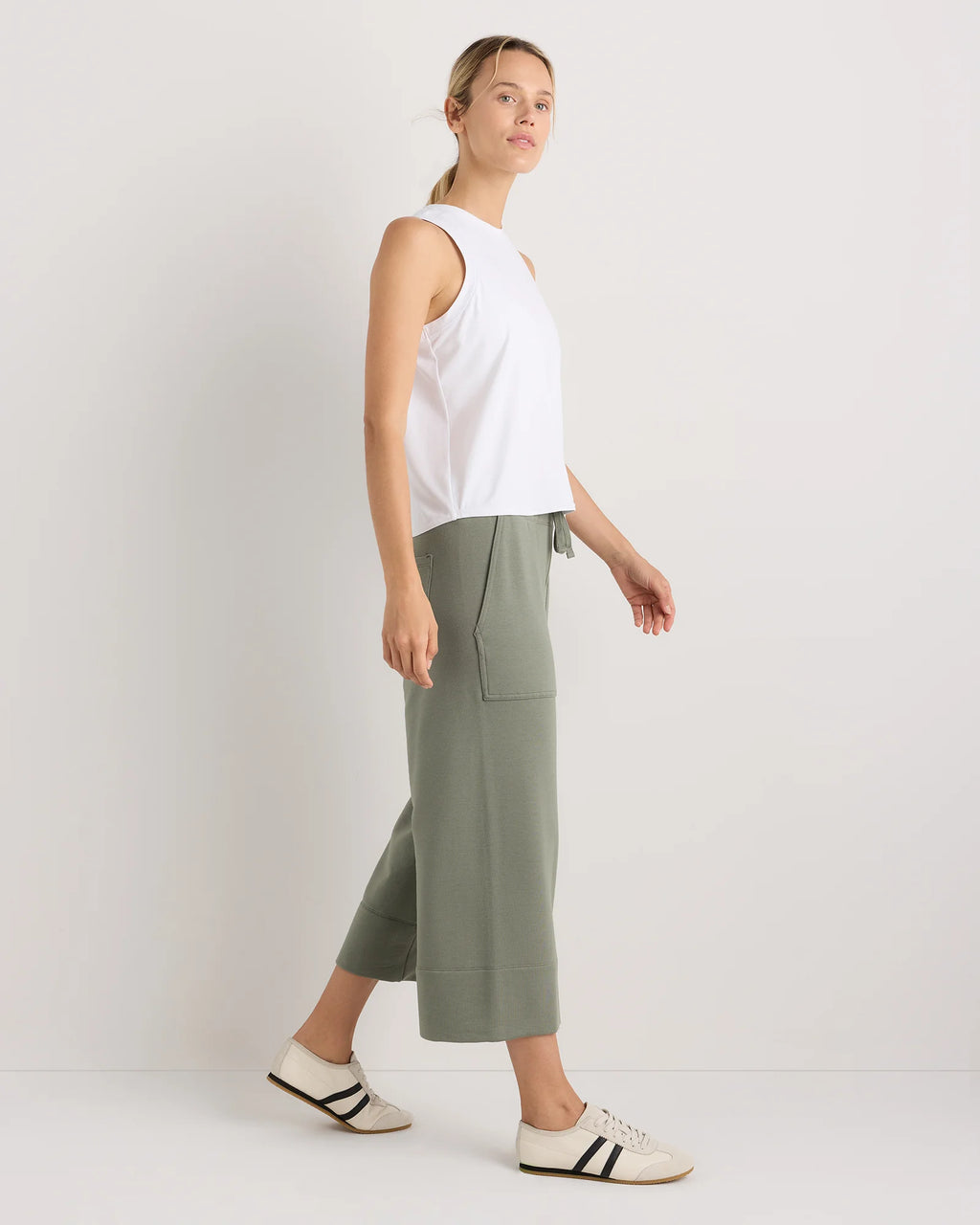 SuperSoft Fleece Cropped Wide Leg Pants - XS / Dried Fig