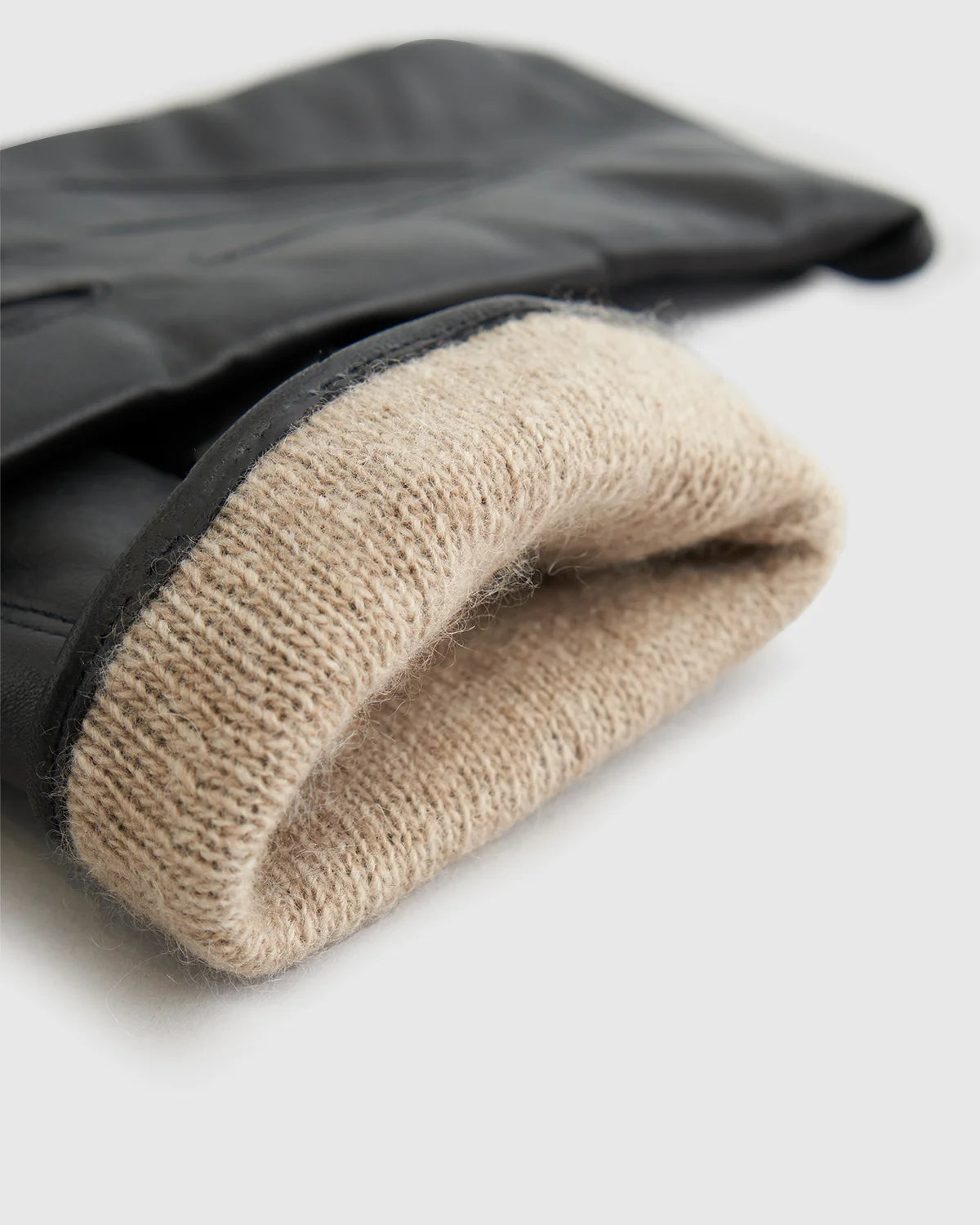 Cashmere Lined Leather Gloves - S / Black Secondary image