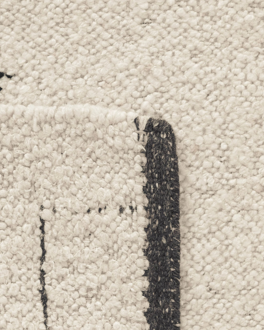 Saira Hand-Loomed Wool Rug - 5' x 8' / Charcoal