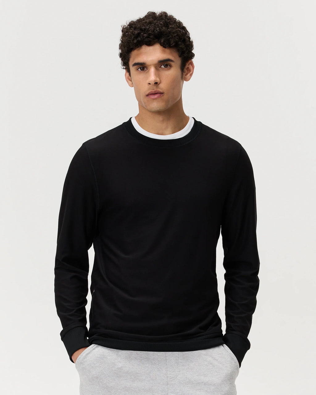 Flowknit Performance Crew Sweatshirt - S / Solid Chalk