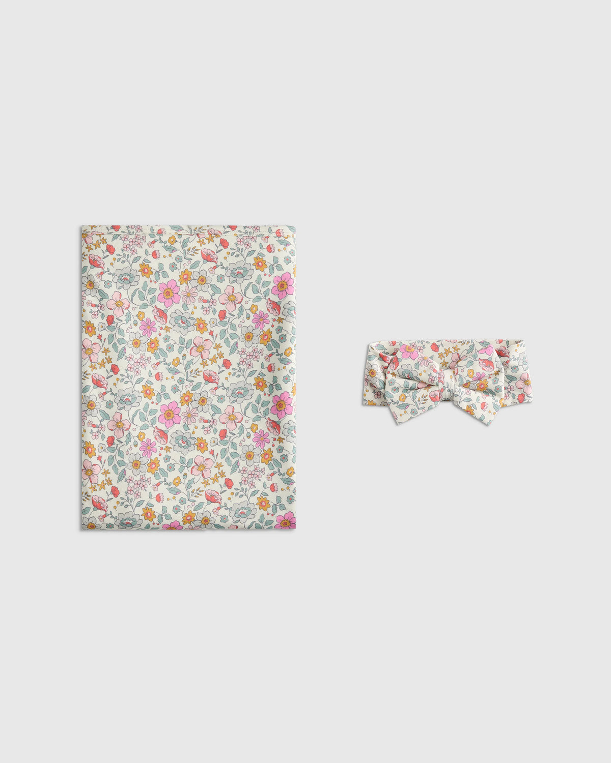 Bamboo Swaddle & Bow Layette Set - One Size / Soft Ditsy Floral Main image