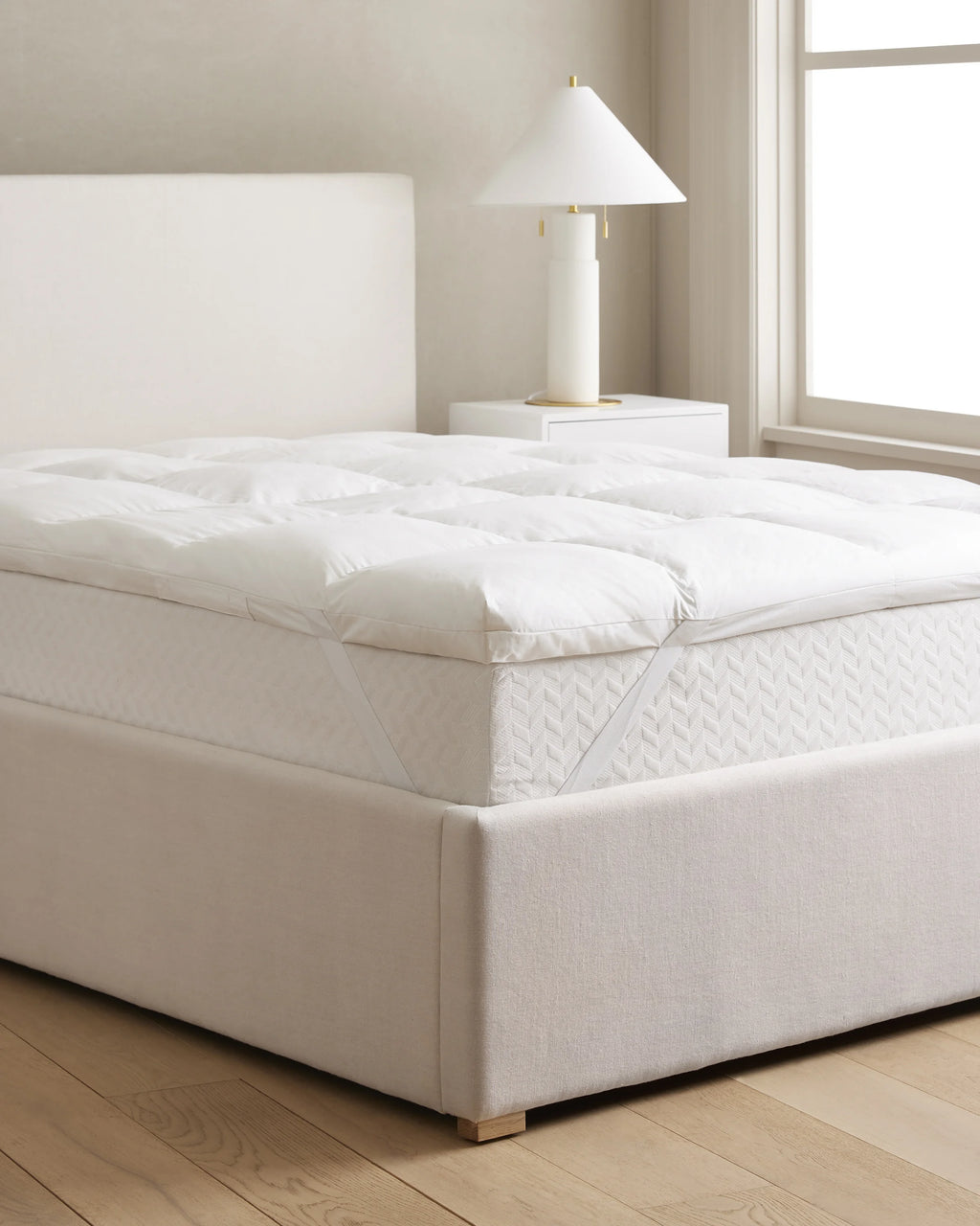 Premium Down Alternative Mattress Topper - Queen / White