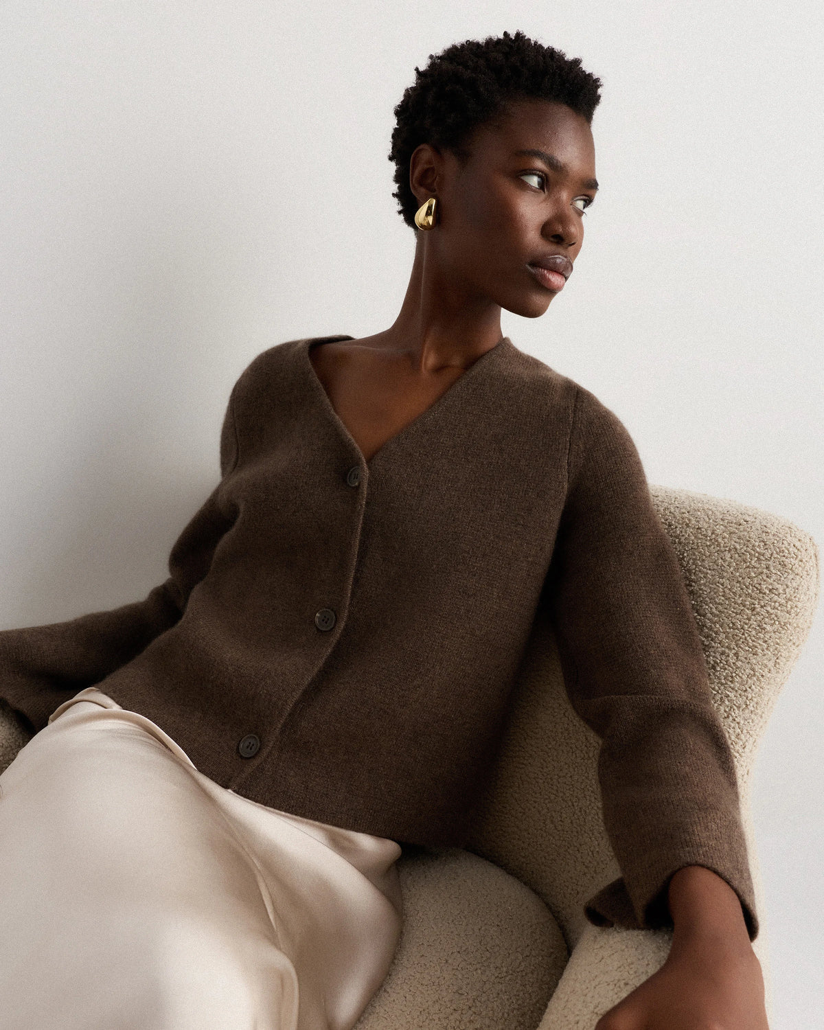 Mongolian Cashmere Structured V-Neck Cardigan - XS / Black