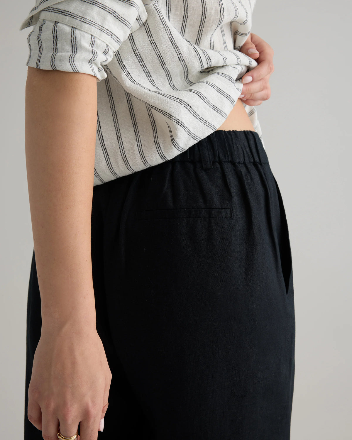 100% European Linen Pleated Trouser - 0 / Bayberry Olive