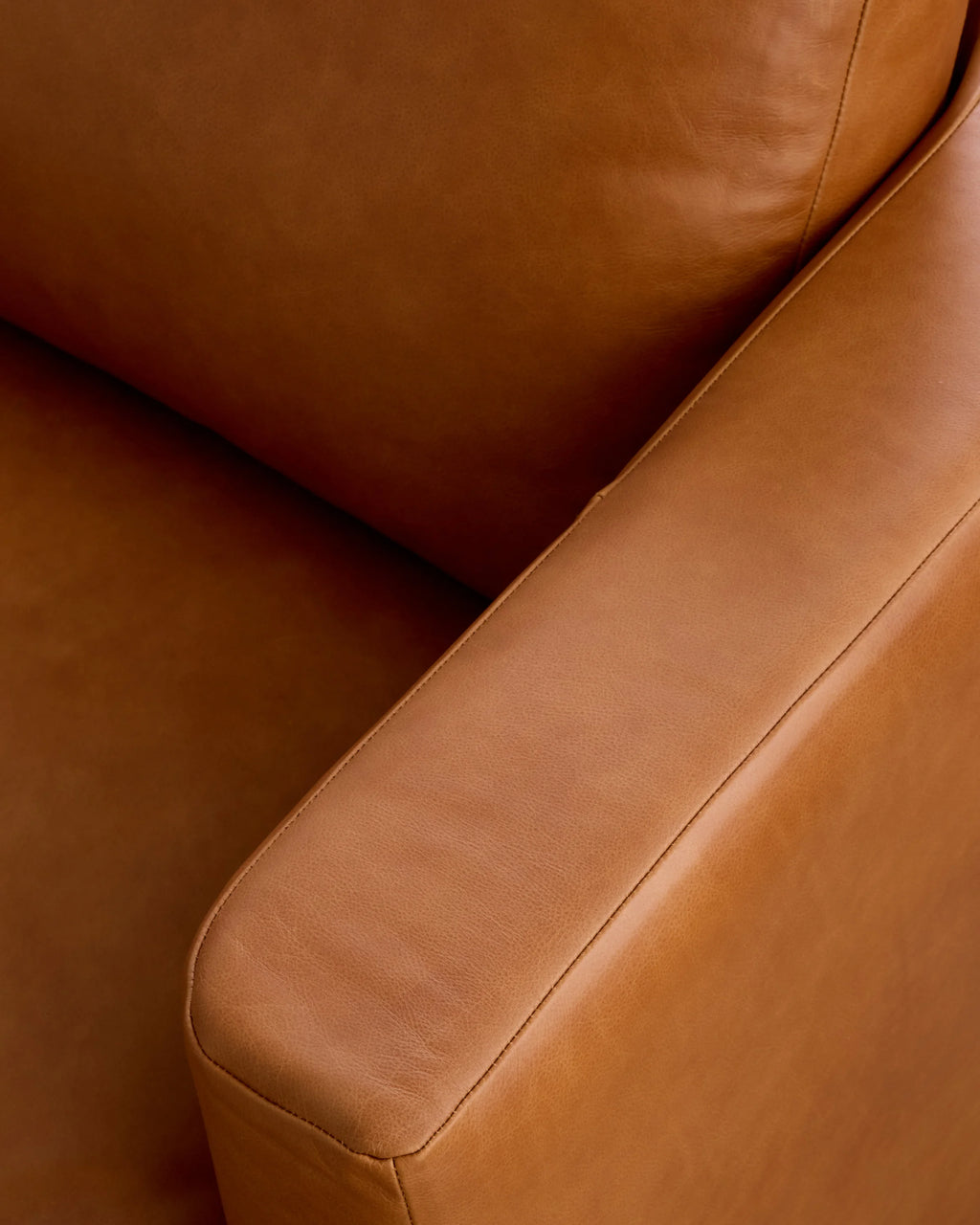 Sierra Curved Arm L Sectional in Leather - Right Arm / Auburn
