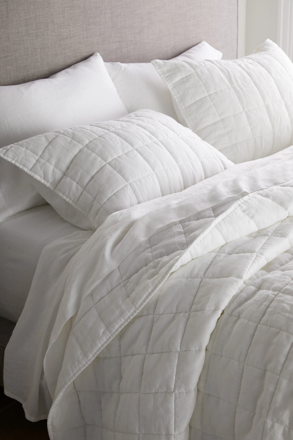 European Linen Box Quilted Sham Set - Standard / White