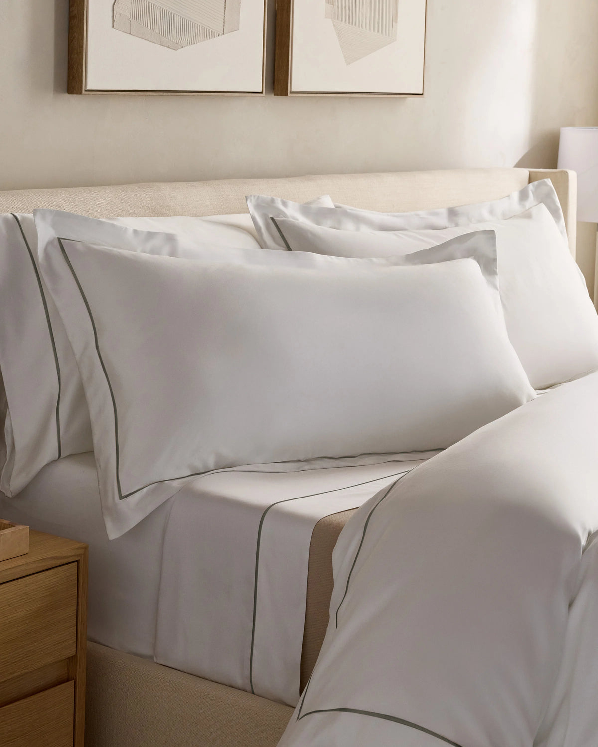 Signature Giza Cotton Sateen Embroidered Duvet Cover Set - Twin / White/Dried Sage