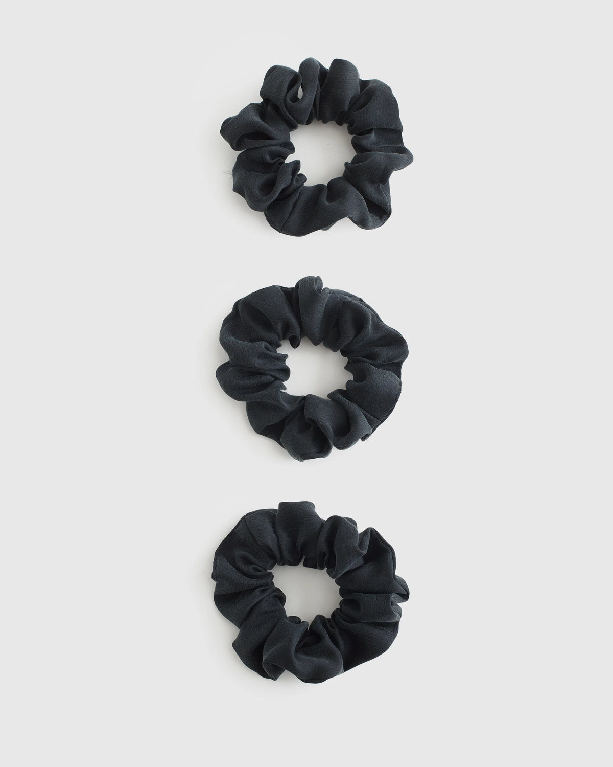 100% Washable Silk Scrunchies - One Size / Black Main image