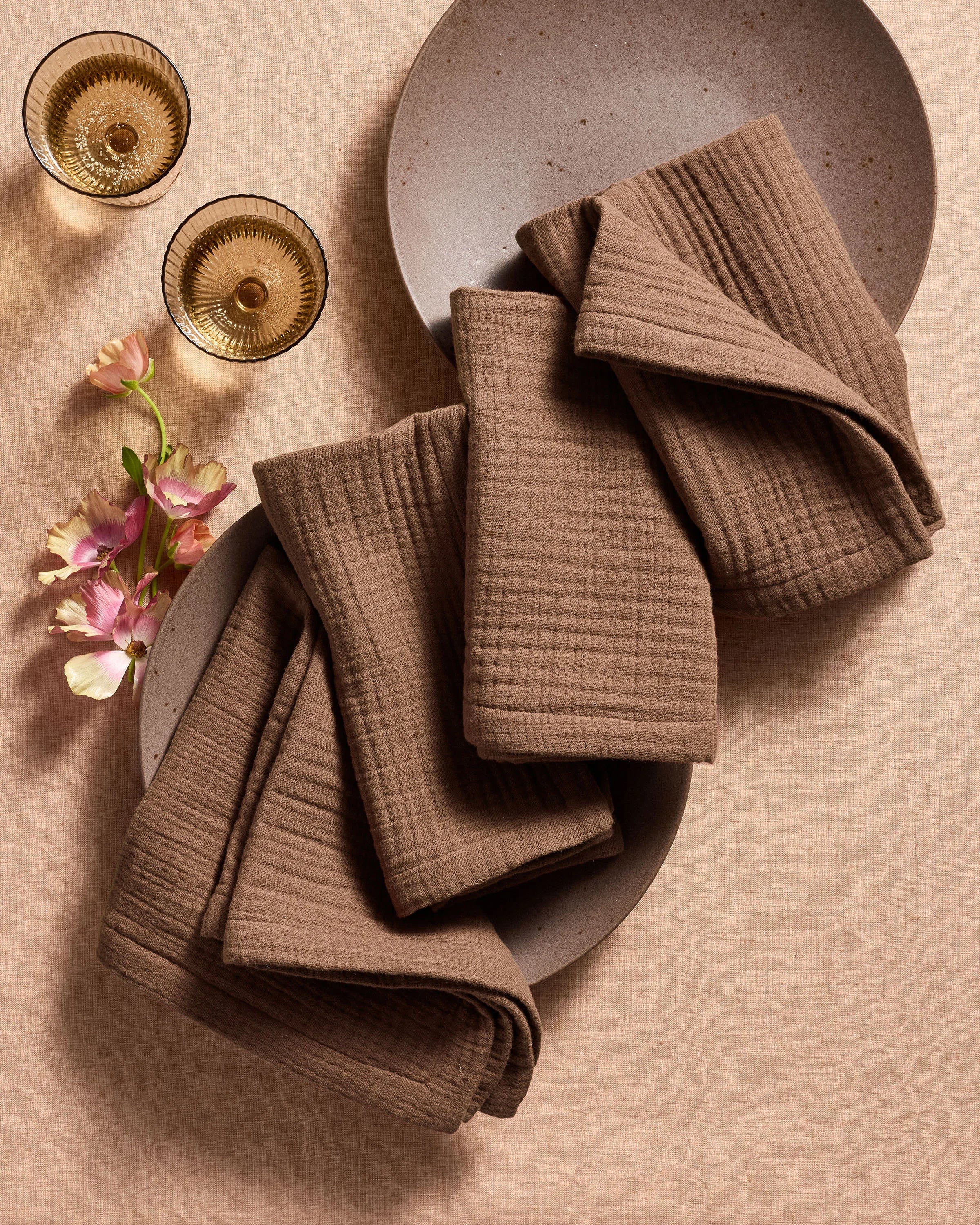 Organic Cotton Gauze Napkins (Set of 8) - One Size / Chocolate Secondary image