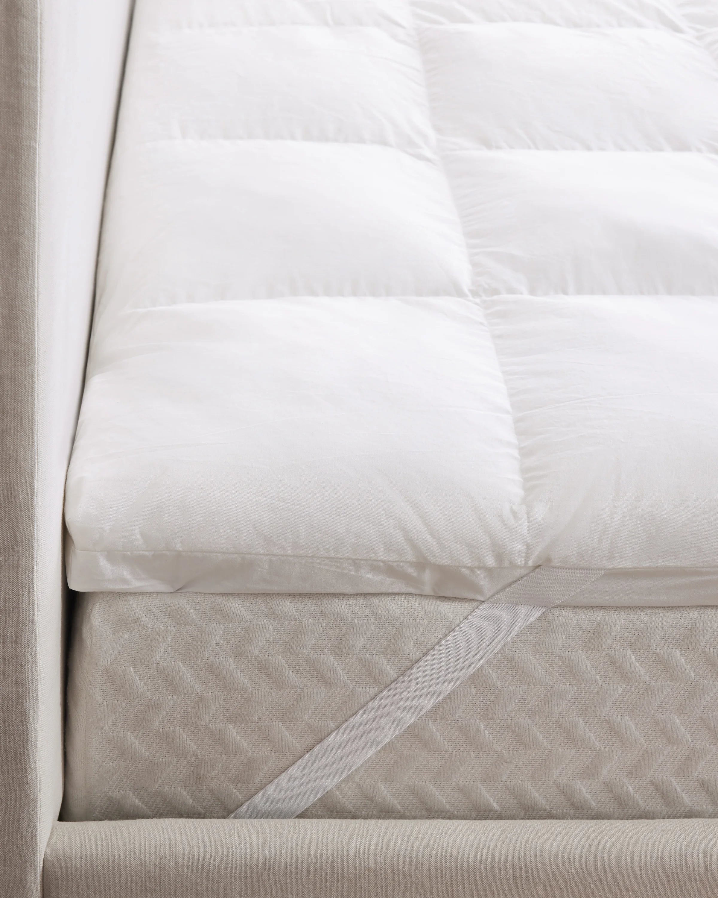 Premium Down Alternative Mattress Topper - Queen / White Secondary image