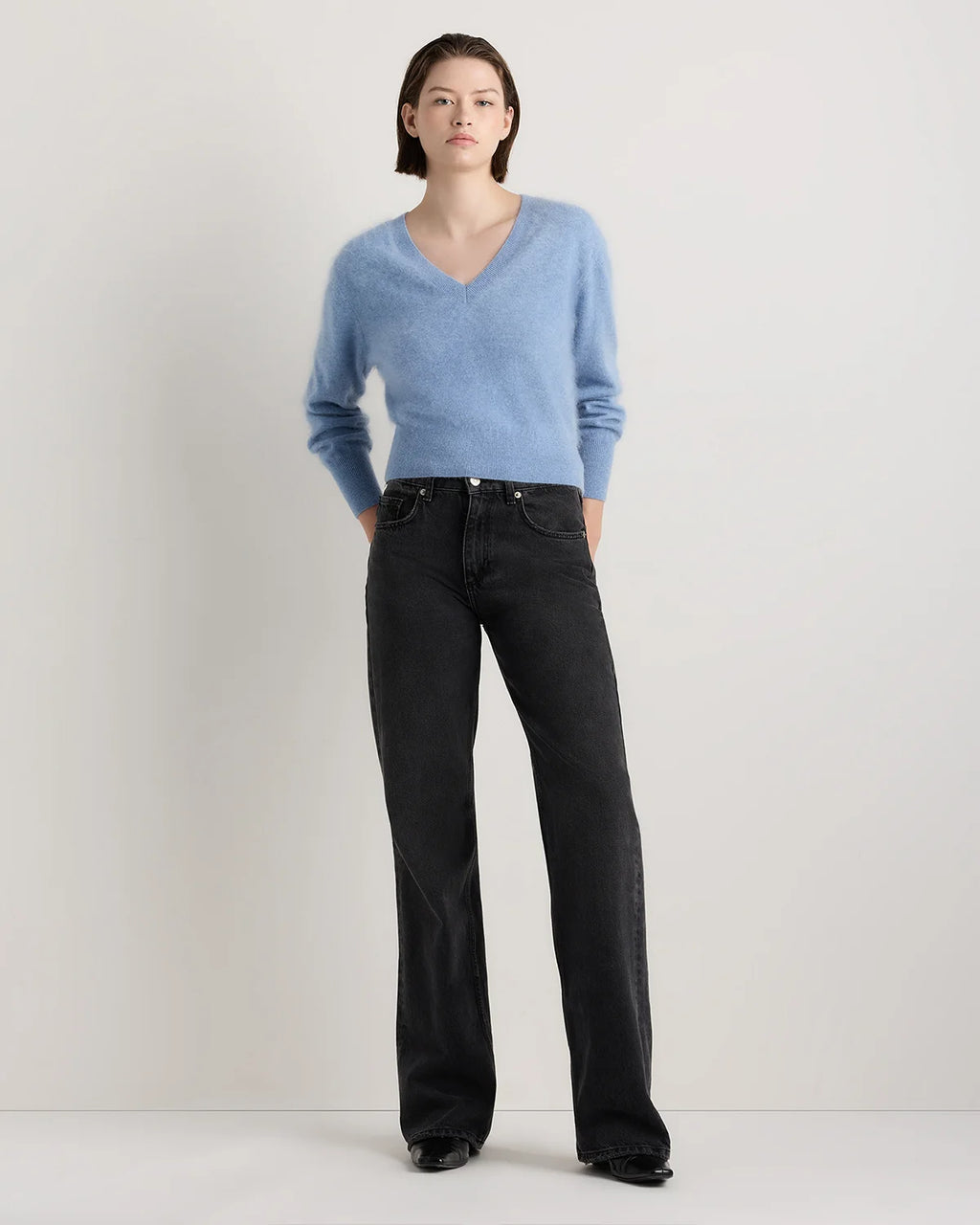 Brushed Cashmere Shrunken V-Neck Sweater - XS / Heather Grey