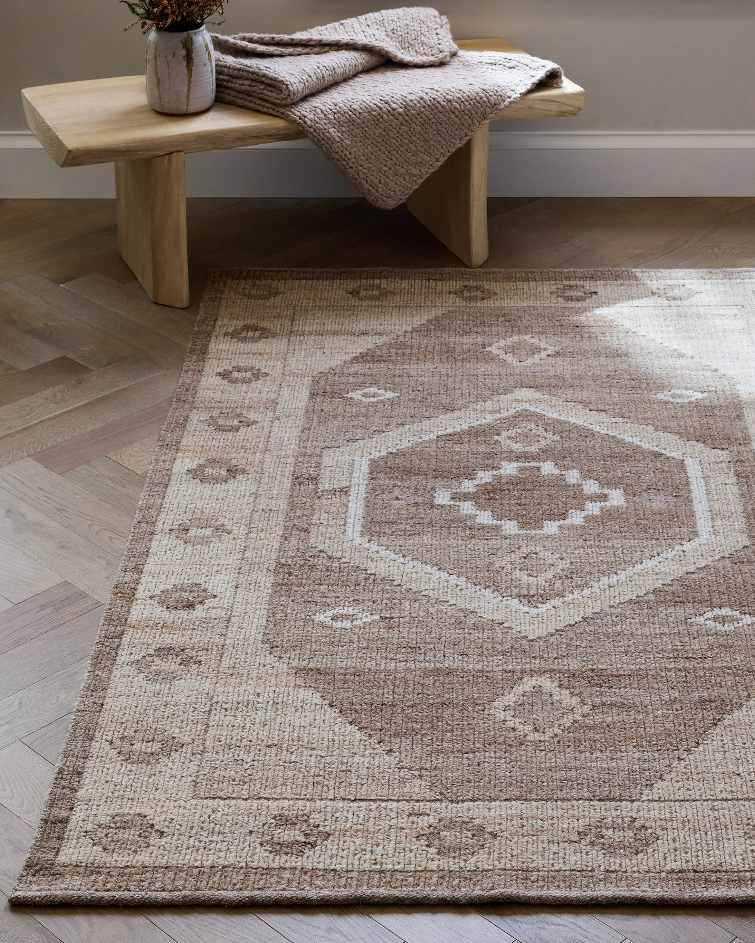 Sonora Handwoven Wool Rug - 5' x 7'6" / Brown Secondary image