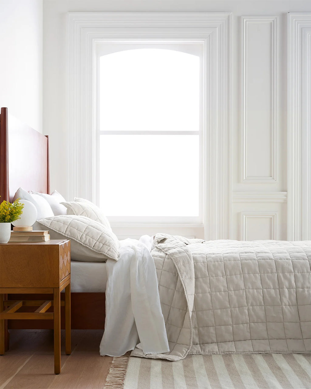 European Linen Box Quilted Sham Set - Standard / White