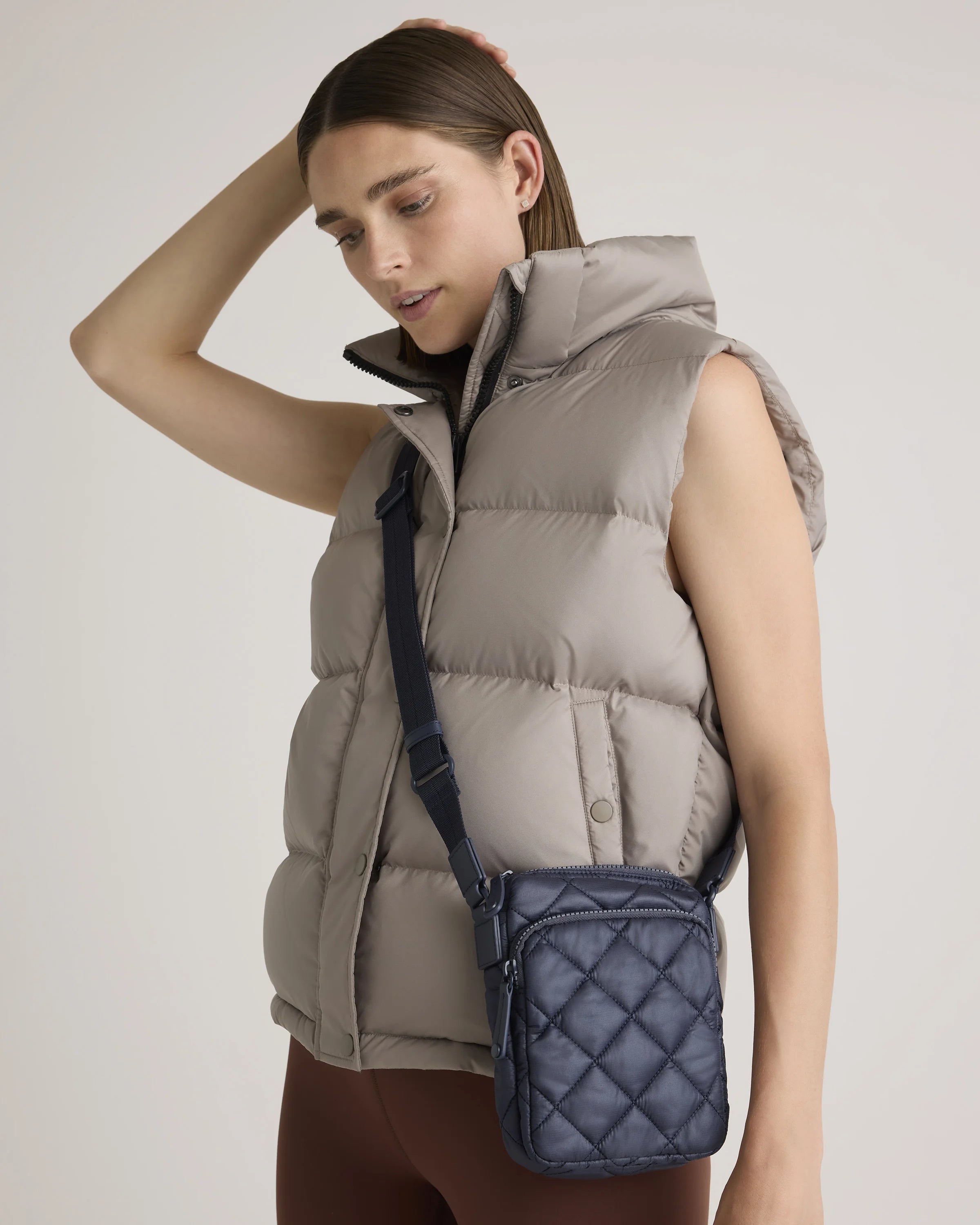 Transit Quilted Phone Crossbody - One Size / Navy Secondary image