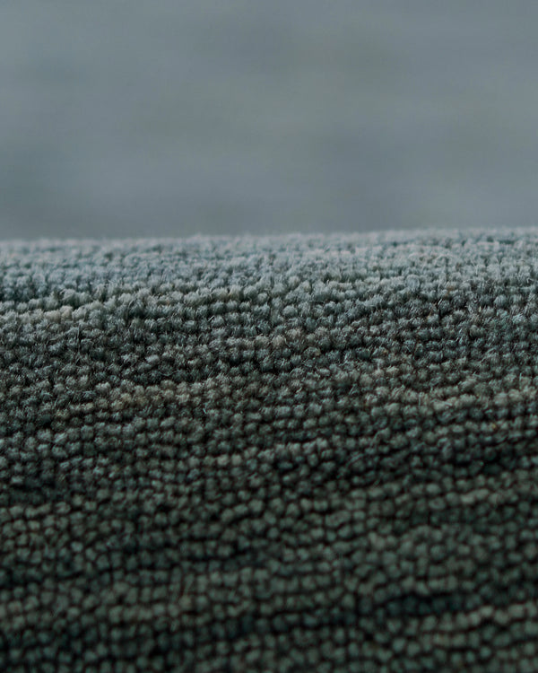 Wells Hand-Loomed Wool Rug - 5' x 8' / Blue