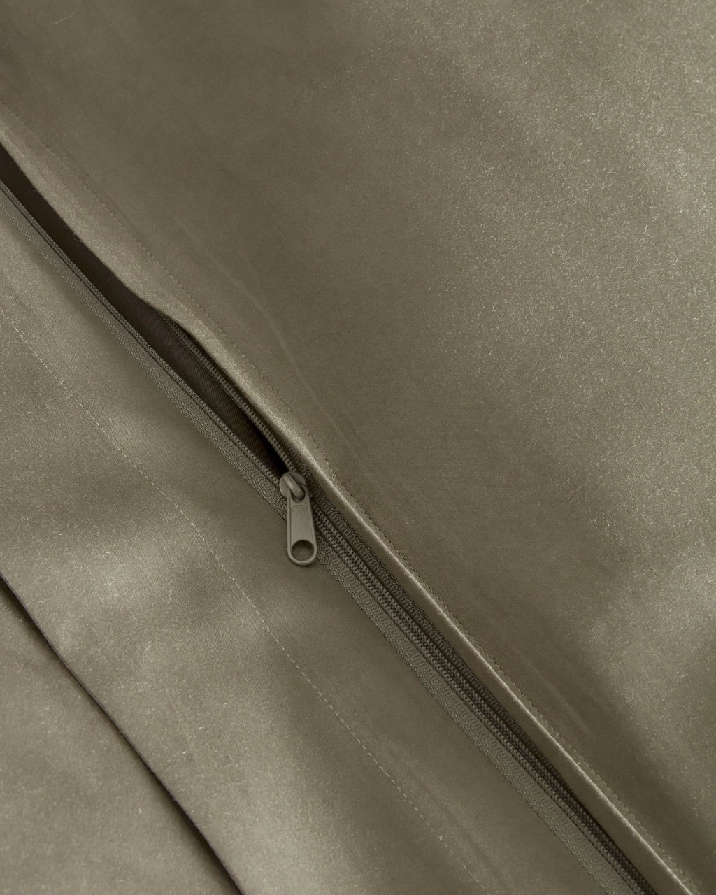 Signature Giza Cotton Sateen Duvet Cover - Twin / Light Grey