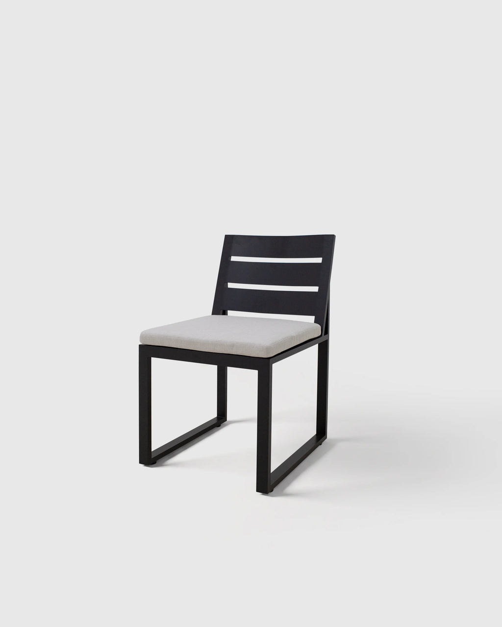 Linear Aluminum Outdoor Dining Side Chair (Set of 2) - Set of 2 / Dark Charcoal