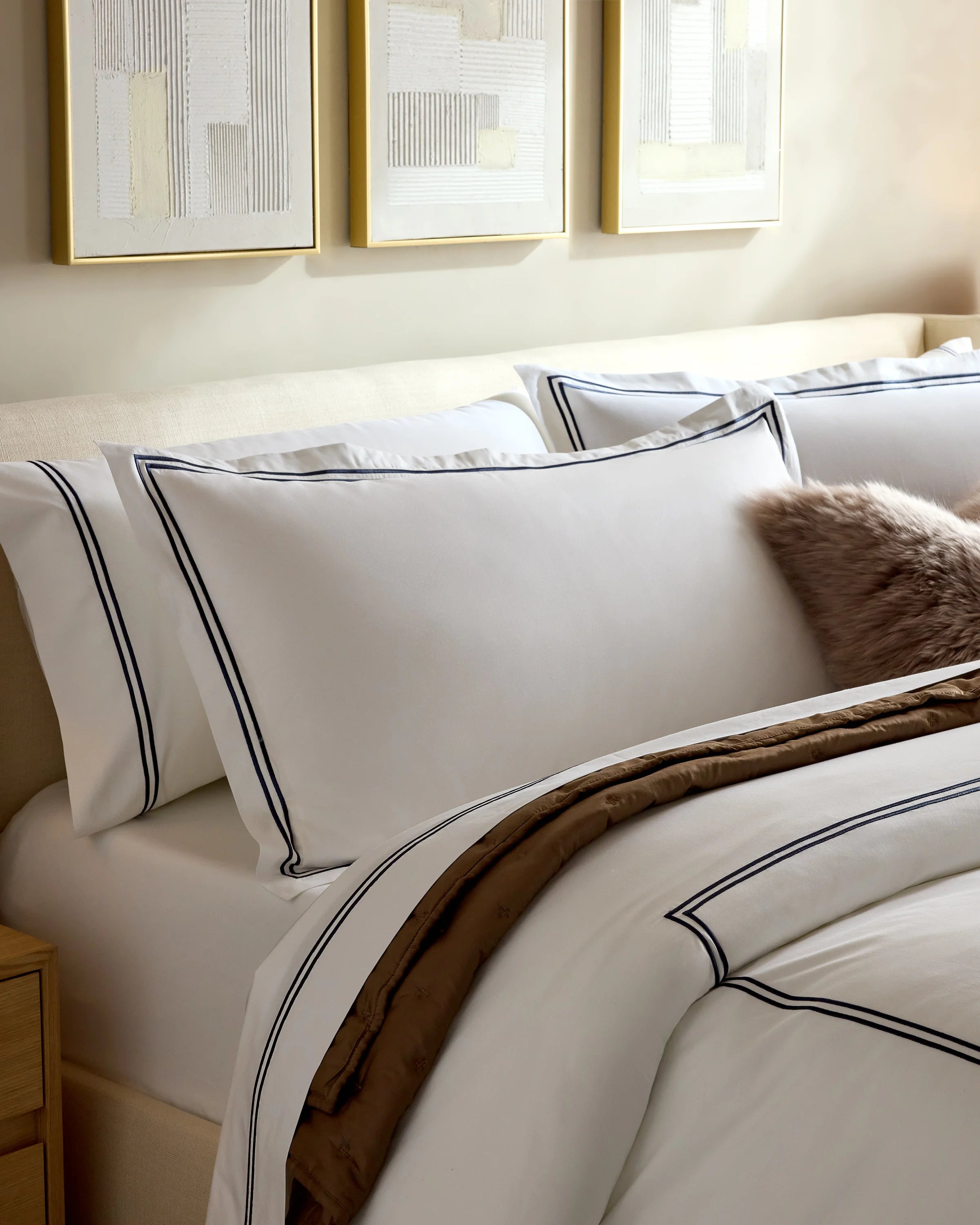 Organic Crisp Percale Embellished Duvet Cover - Twin / White/Navy Secondary image