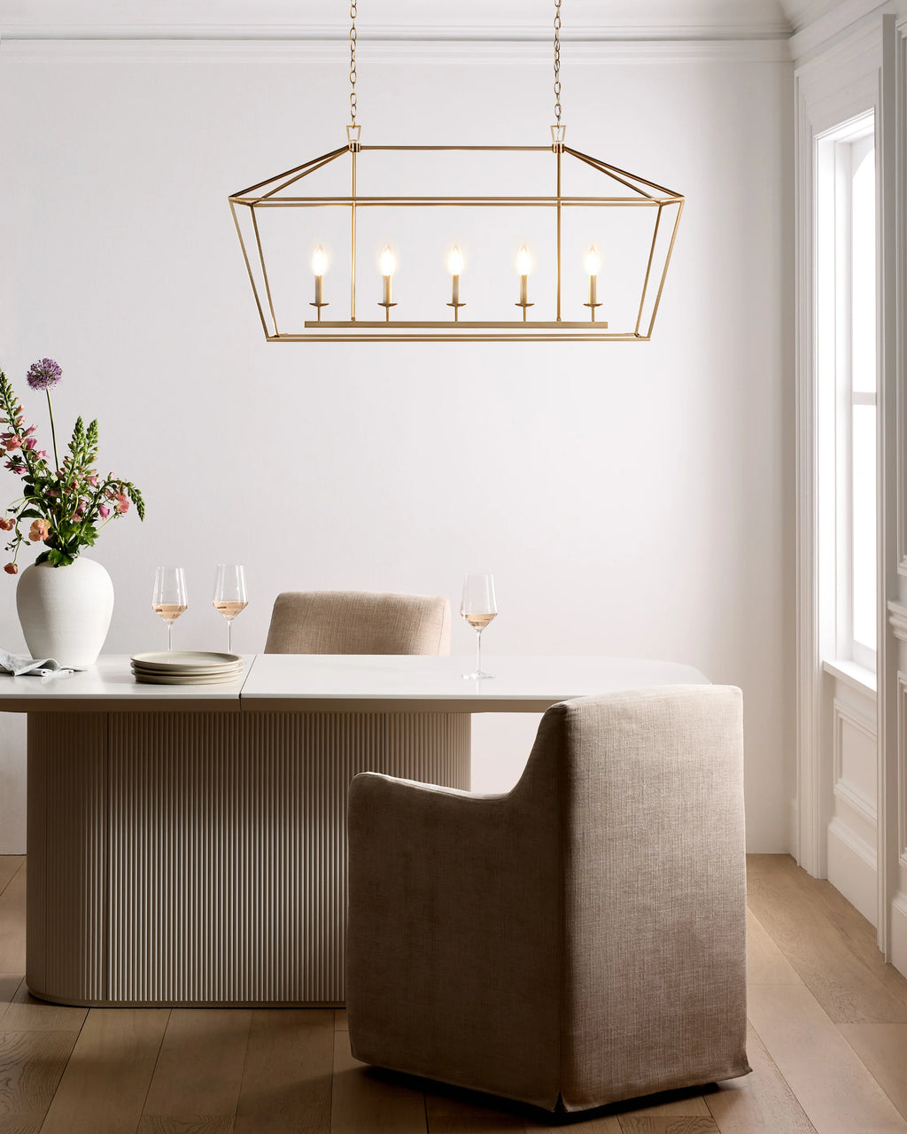 Traditional Steel Linear Lantern Chandelier - One Size / Brass