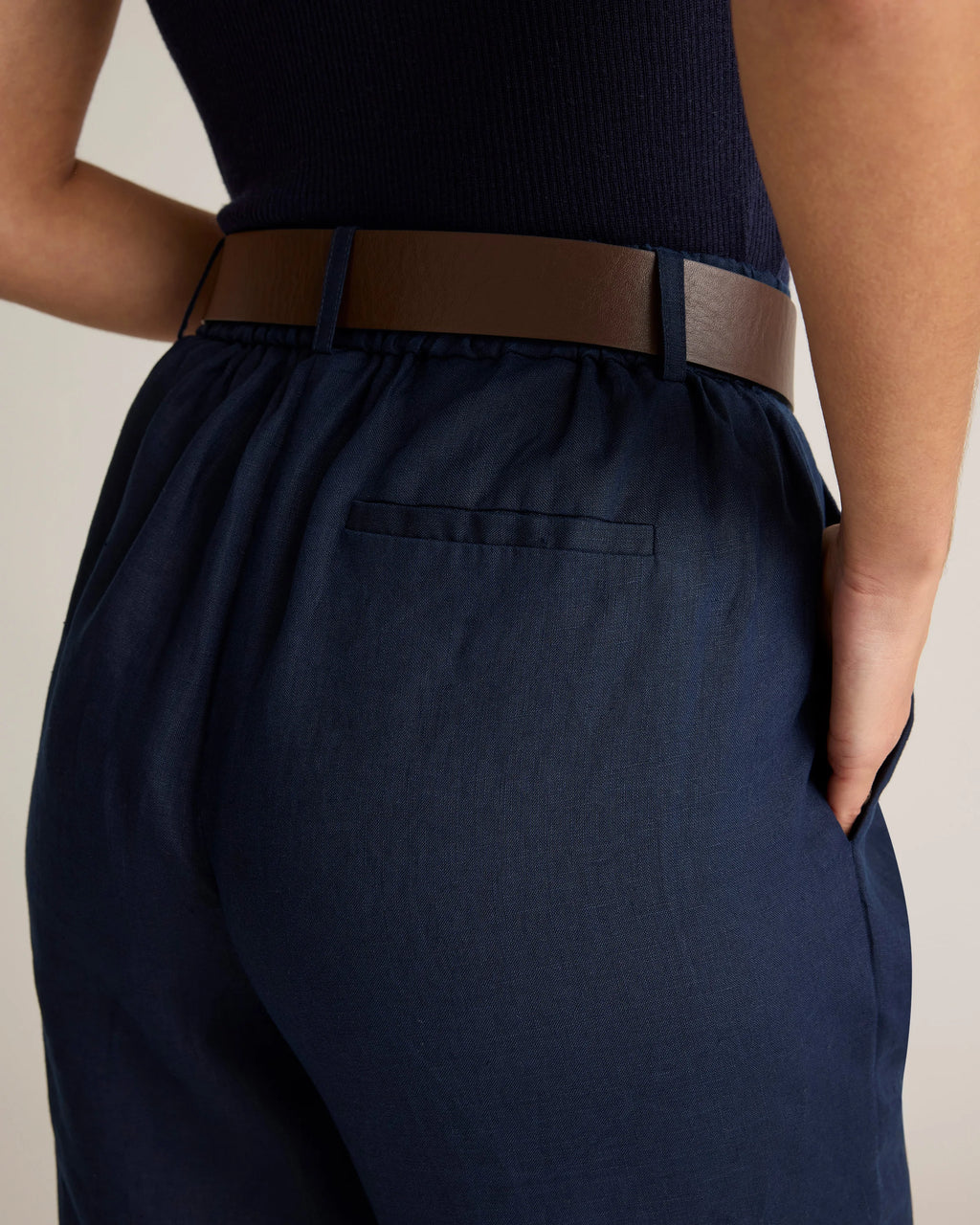 100% European Linen Pleated Trouser - 6 / Deep Navy