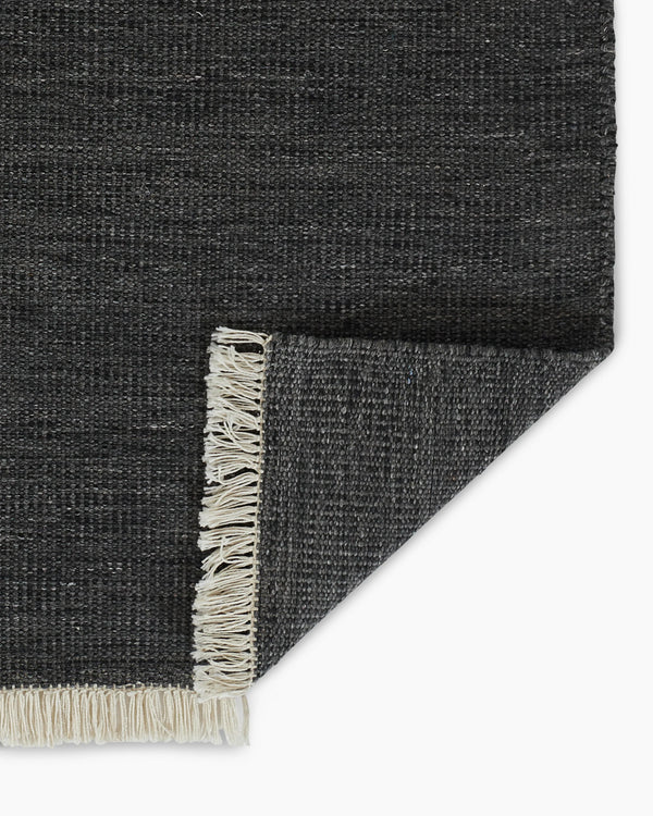 Sloane Indoor/Outdoor Rug - 5' x 8' / Silver