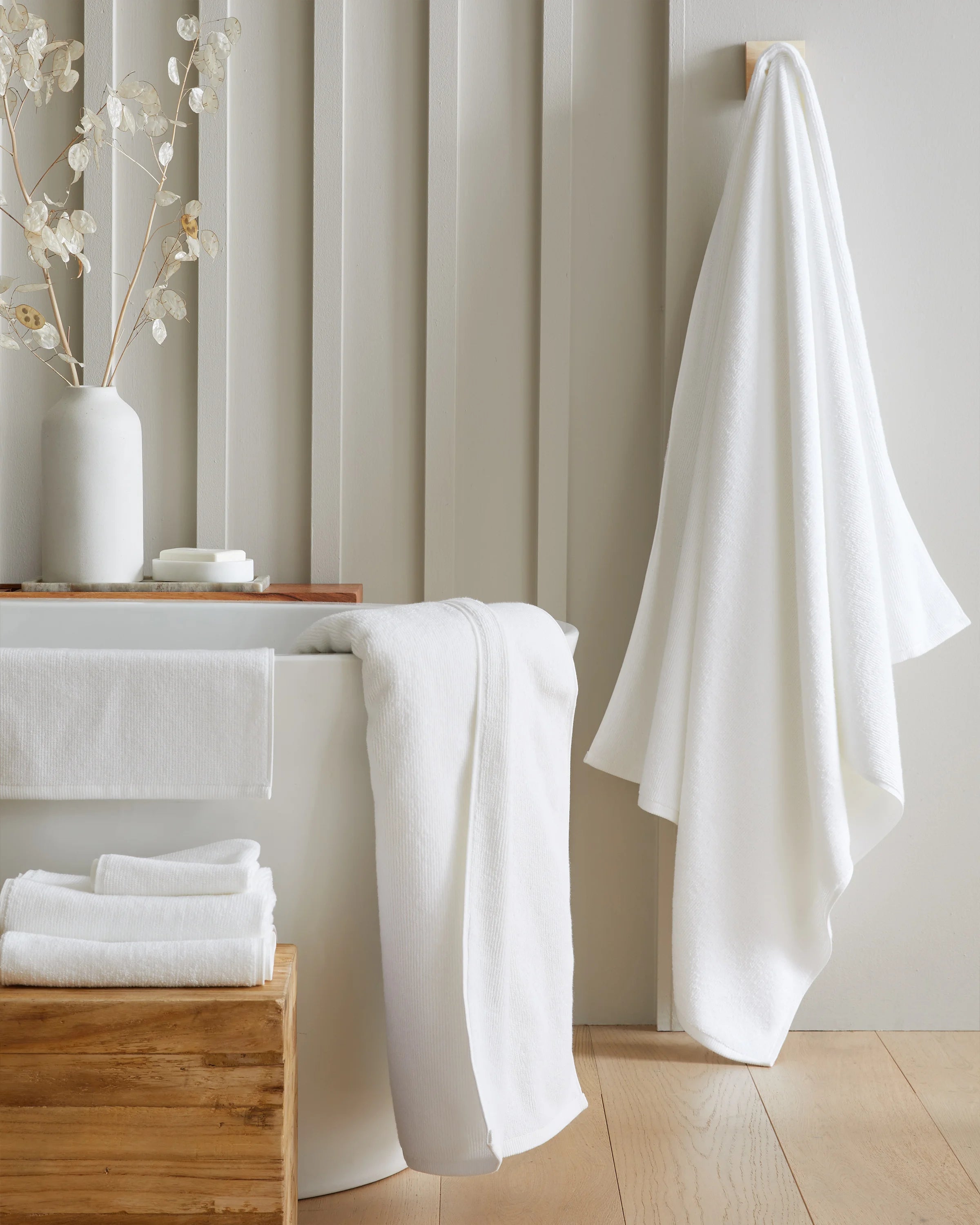 Turkish Ribbed Quick Dry Bath Towel Bundle - One Size / White Secondary image