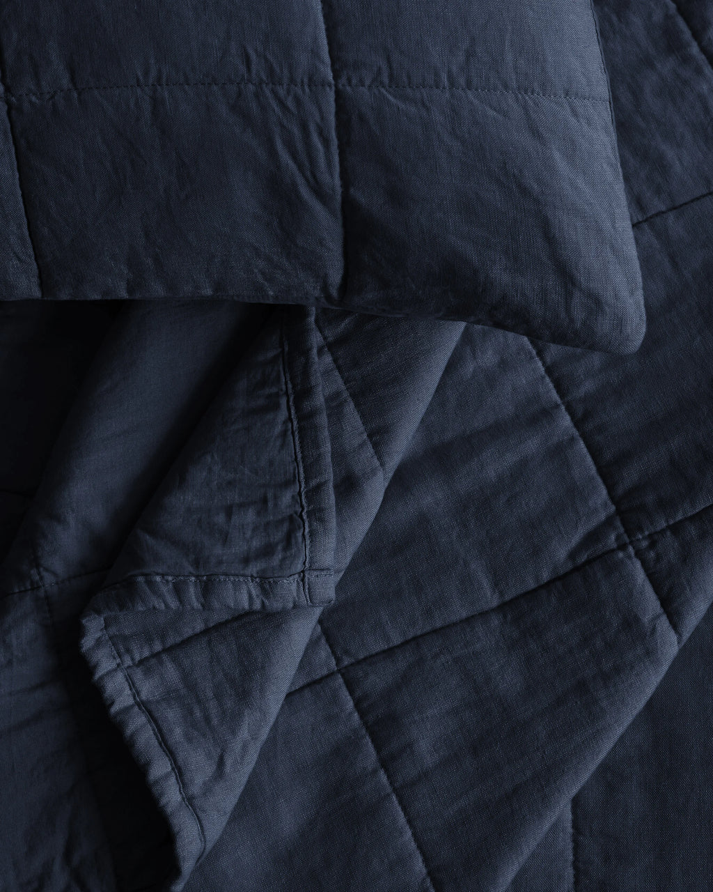 Lightweight European Linen Box Quilt - Twin / White