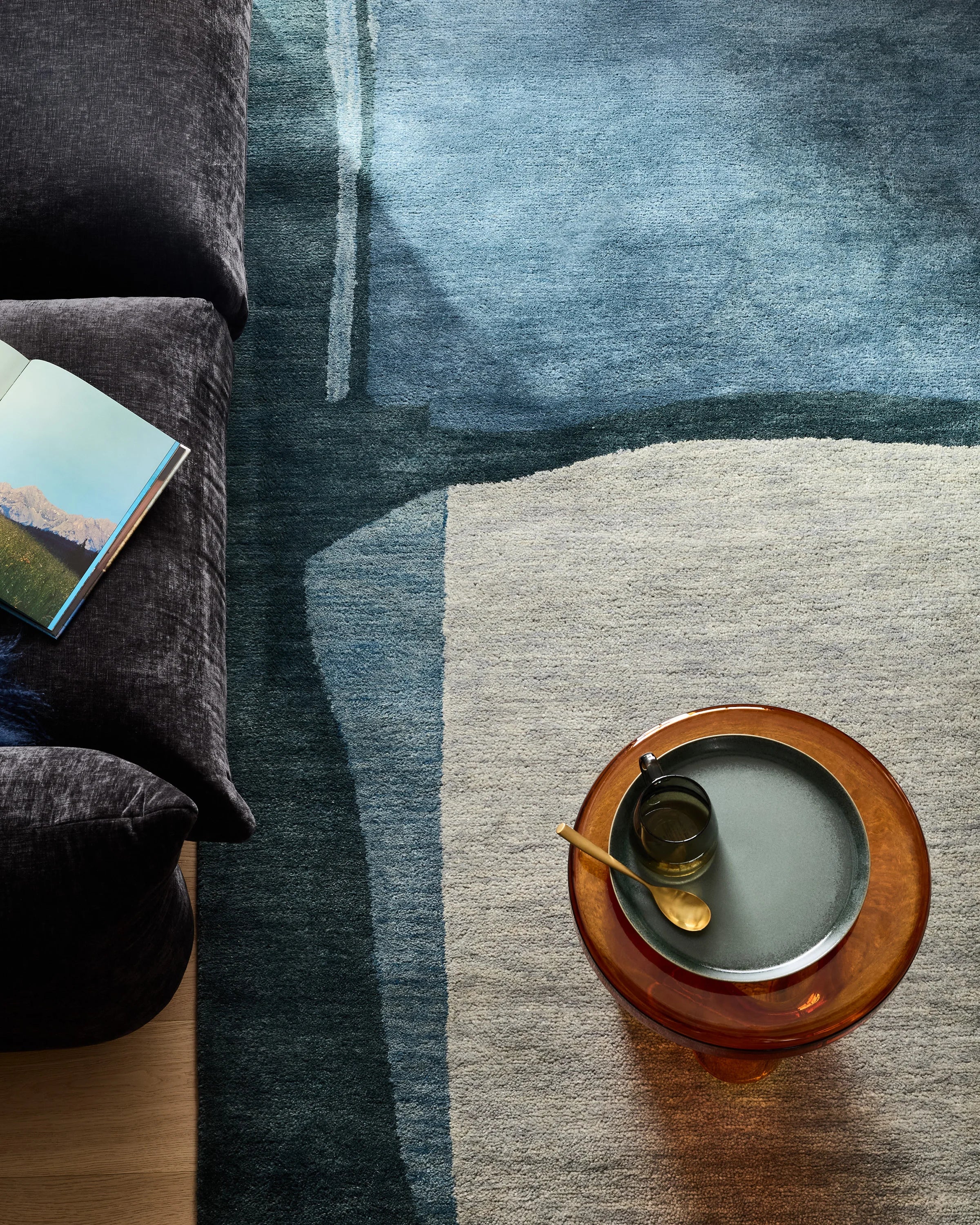Velzy Wool Rug - 3' x 5' / Blue Secondary image