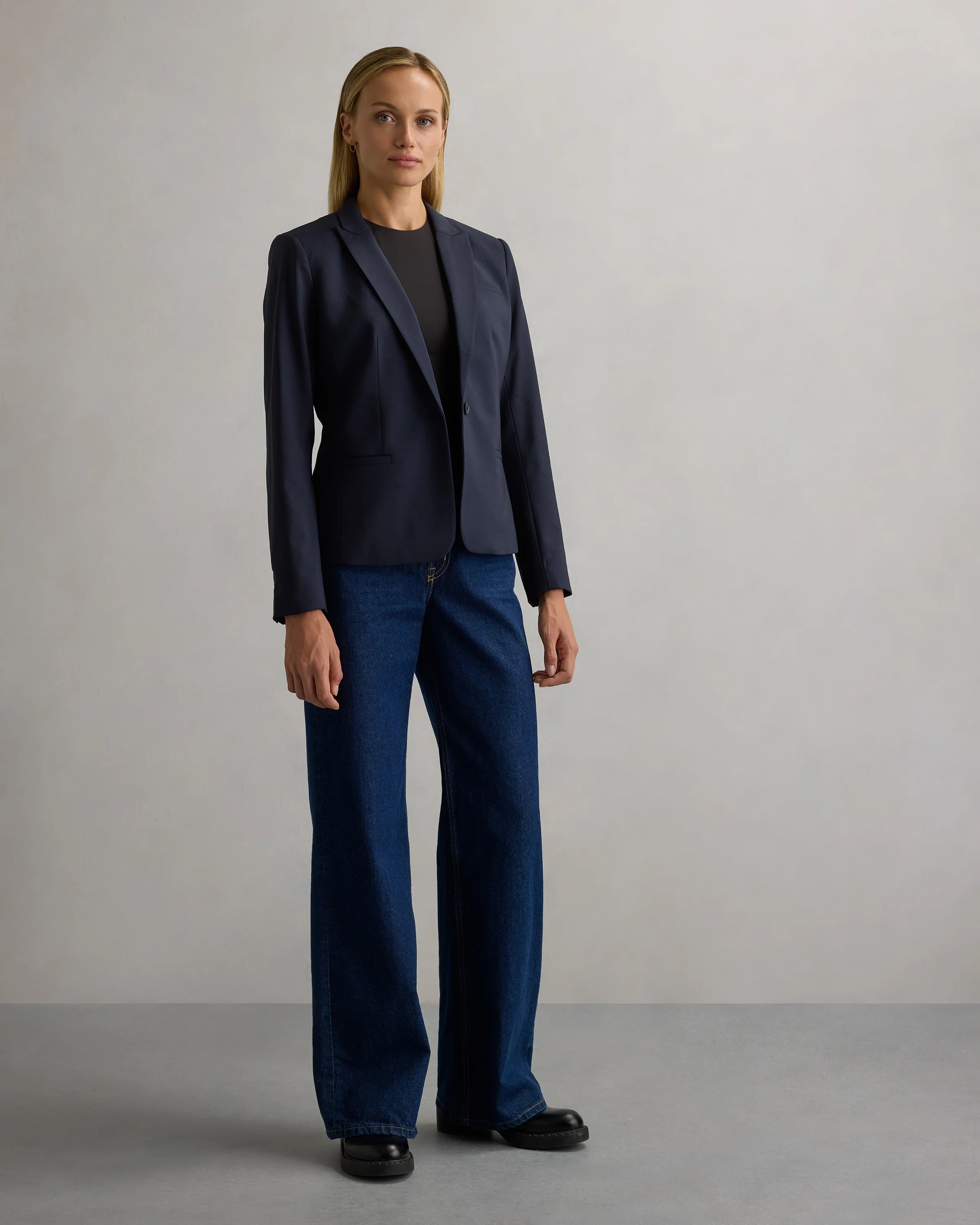 Italian Wool Tailored Blazer - XS / Navy Secondary image