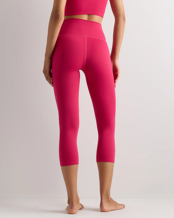 Ultra-Form High-Rise Capri - XS / Dark Coal