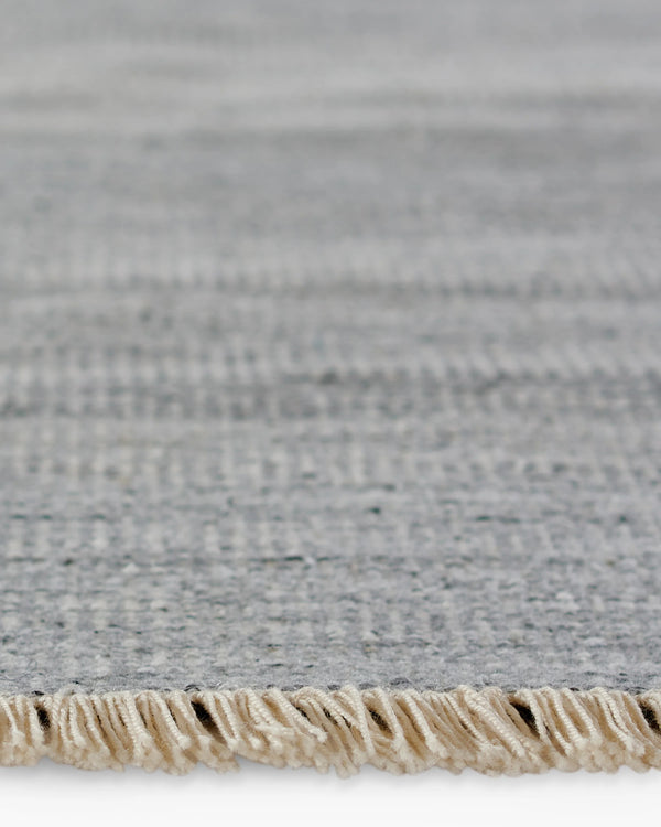 Sloane Indoor/Outdoor Rug - 5' x 8' / Silver