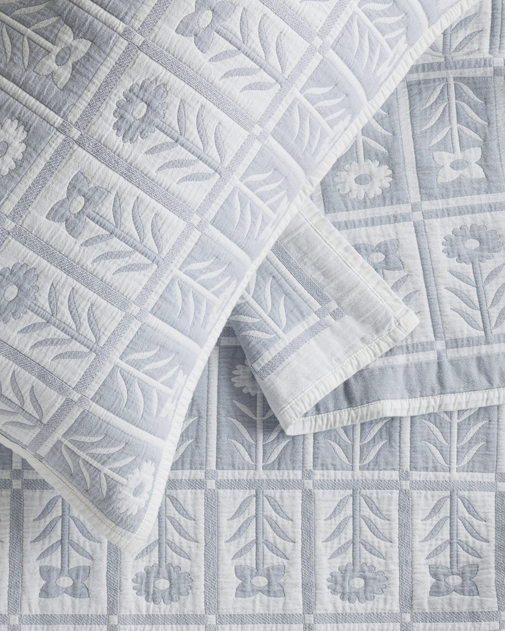 Organic Cotton Jacquard Floral Coverlet - Twin / Blue Fog