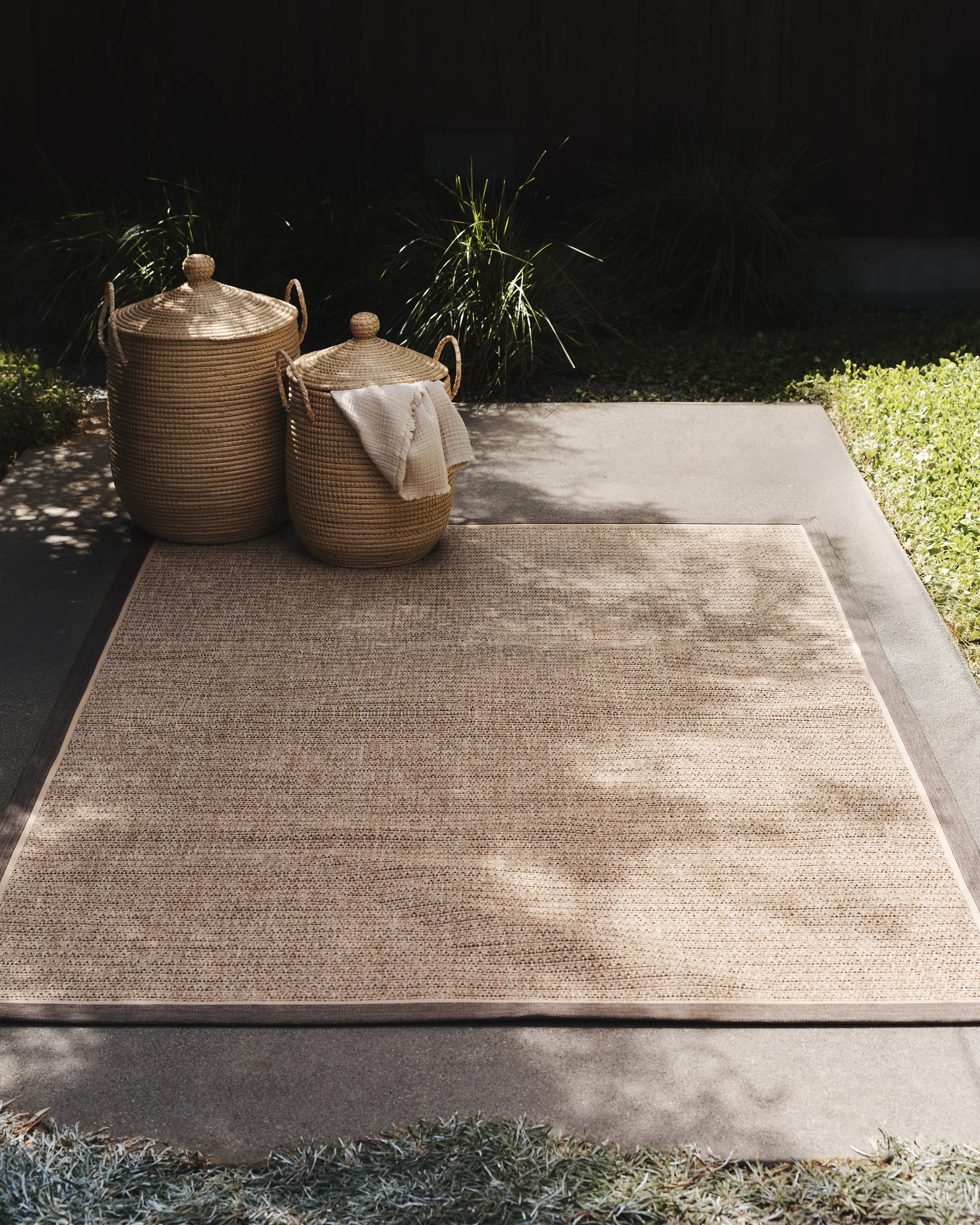 Kitt Indoor/Outdoor Rug - 2' x 4' / Brown/Beige Secondary image