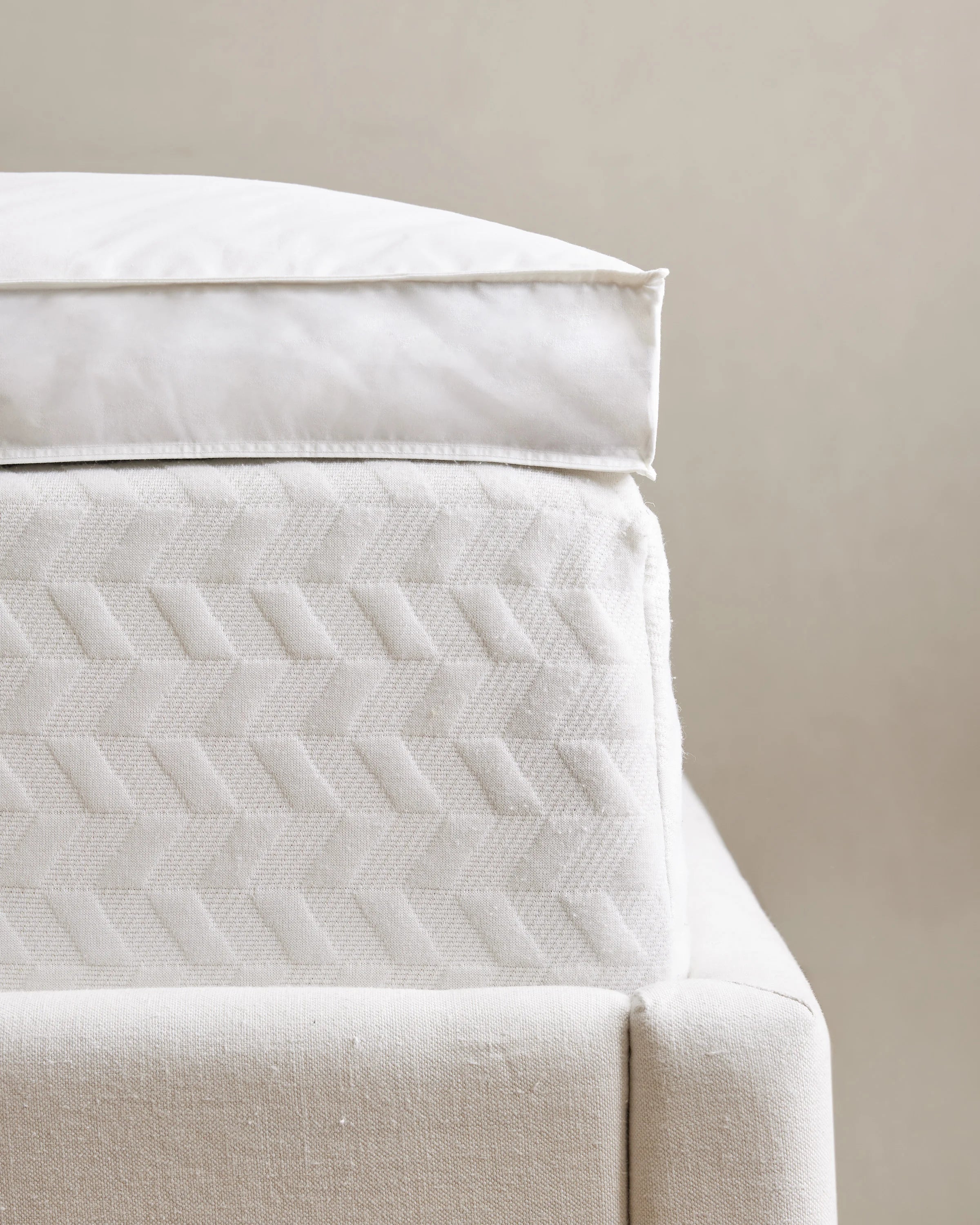 Luxe Downtop Featherbed Mattress Topper - Queen / White Secondary image