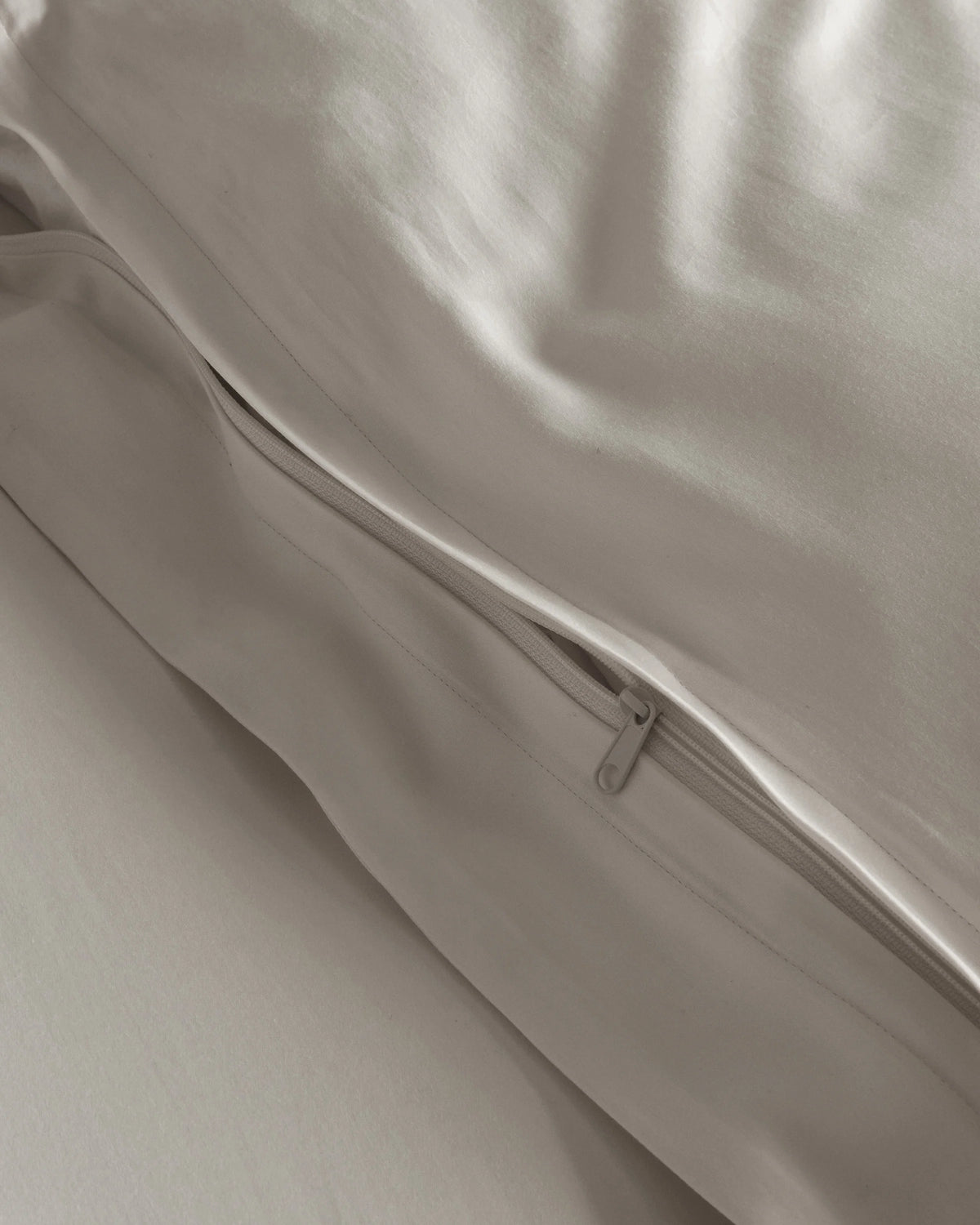 Signature Giza Cotton Sateen Duvet Cover Set - Twin / Sand